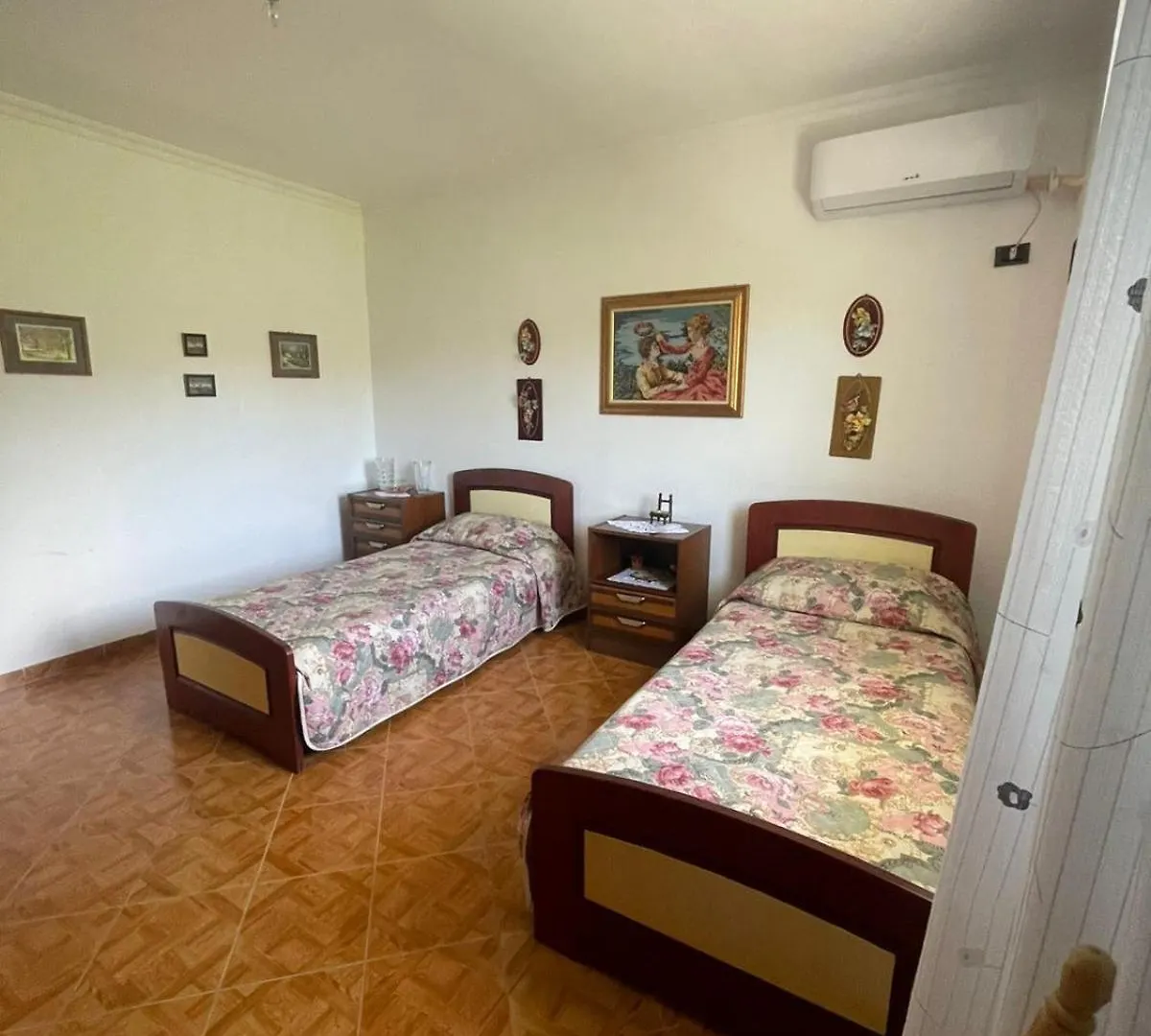 Casaviola Vlore Albania 0*,  Albania